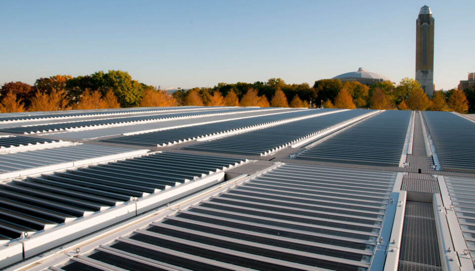 2.403 Photovoltaiklamellen in 387 Elementen verbaut