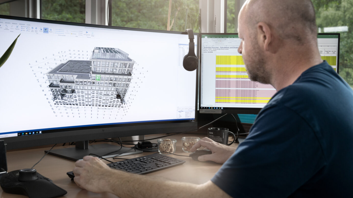 Façade engineer working on 3D model (BIM, HiCAD)