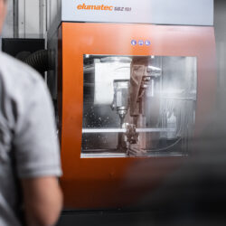 Elumatec rod processing center for machining aluminum profiles up to 7m in length.